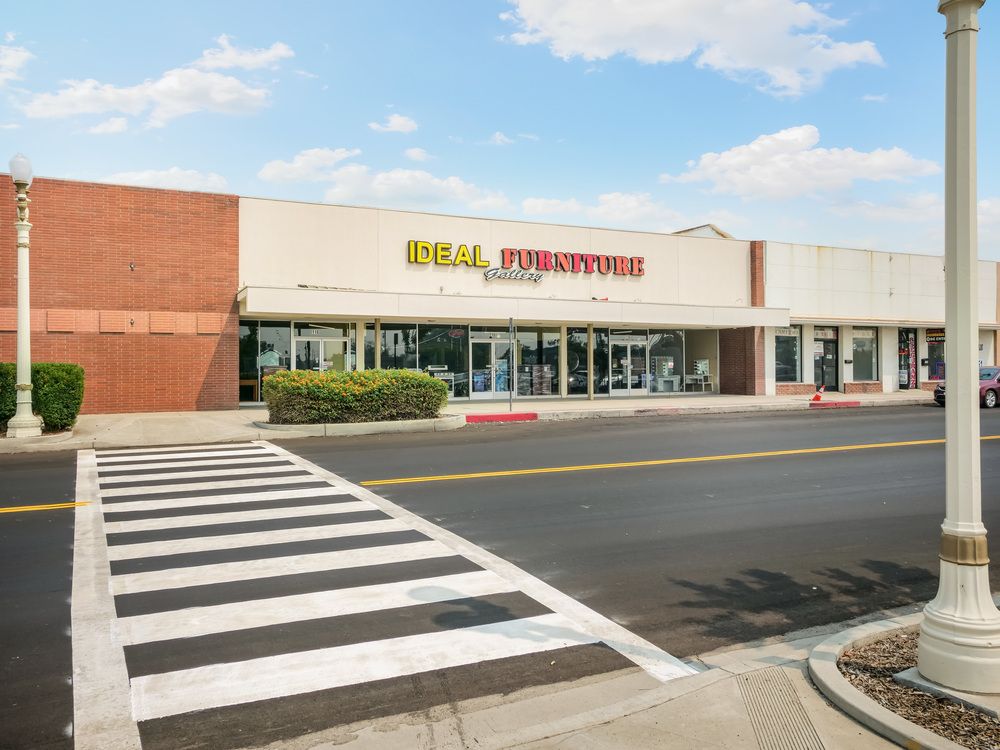 NNN Leased Retail Building - Ideal Furniture Gallery: 116 W 6th St, Hanford, CA 93230